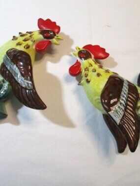 Pair Of Vintage Rooster Ceramic Wall Pocket Planter Shelf Sitters